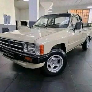 TOYOTA HILUX 2001 MODEL